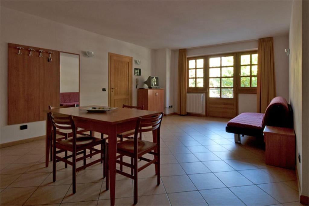 Residence Le Orchidee Bormio Zimmer foto